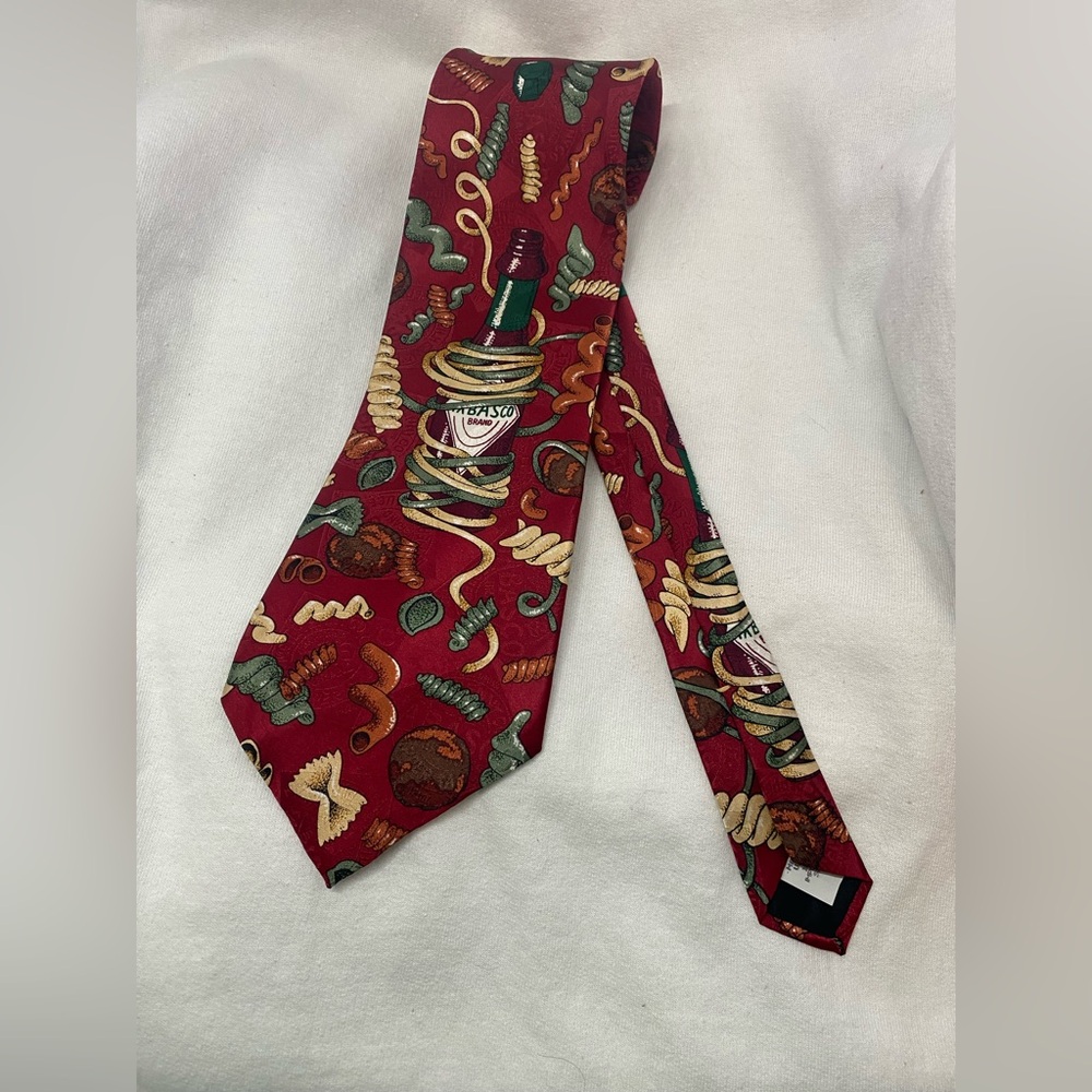 Elegant Wine-Themed Red Tie
